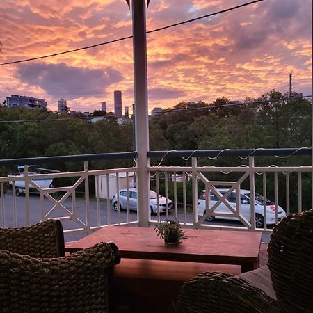 Urban Riverside Rest Brisbane Exterior photo